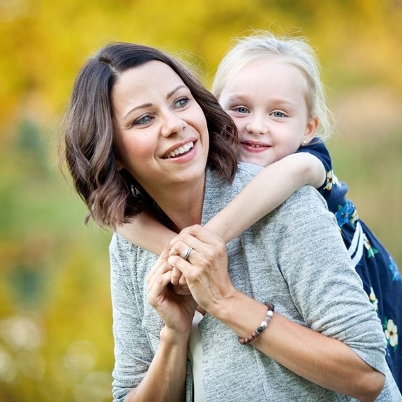 Meet your Posher, Melissa - Picture 1 of 1